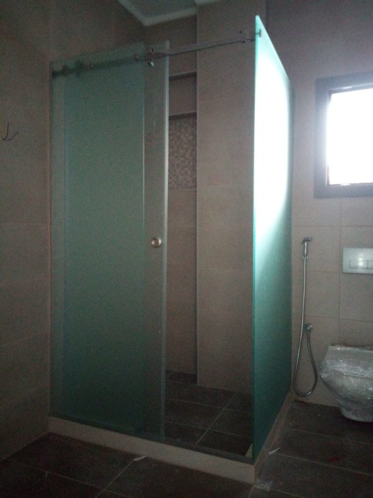 satinglass#showercabin#glassbathroom#bathroom#bath#bathroomdesign#συρόμενηκαμπίναμπάνιου#καμπίνεσμπάνιου#kallistzamia#kallisglass#kallis arta#kallisarta#cabinbathroom#